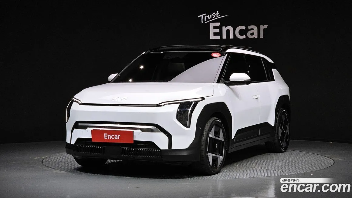 Kia EV3 — фото 1