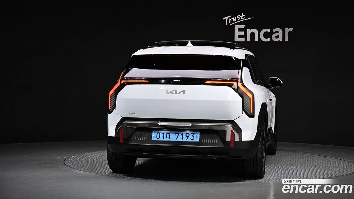 Kia EV3 — фото 4