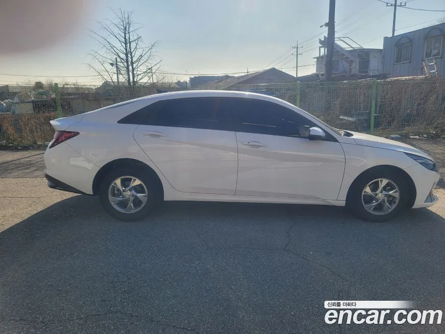 Hyundai AVANTE — фото 2