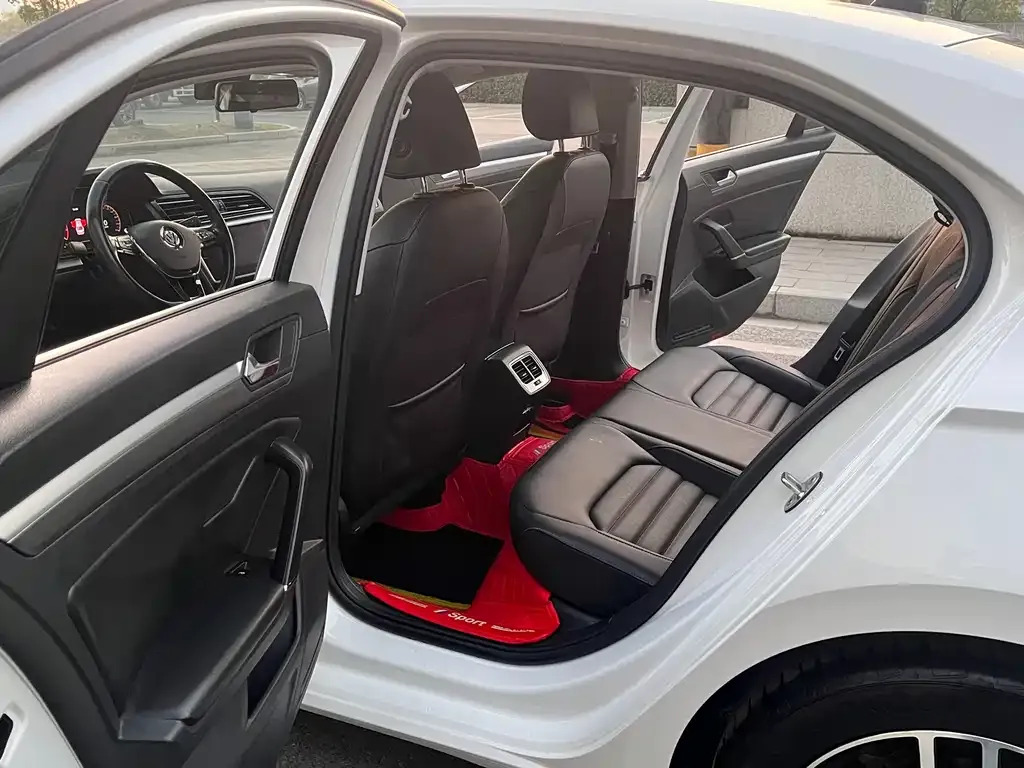 Volkswagen Lamando 2021 из CN, фото 10