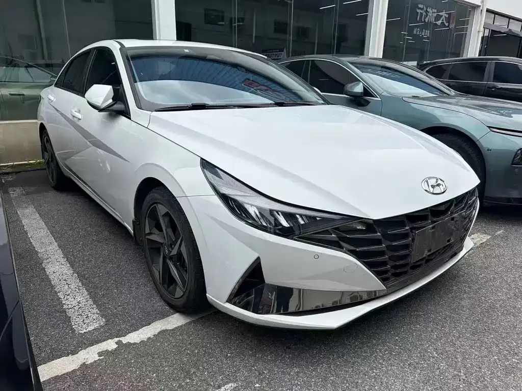 Hyundai Elantra 2023 из CN, фото 3