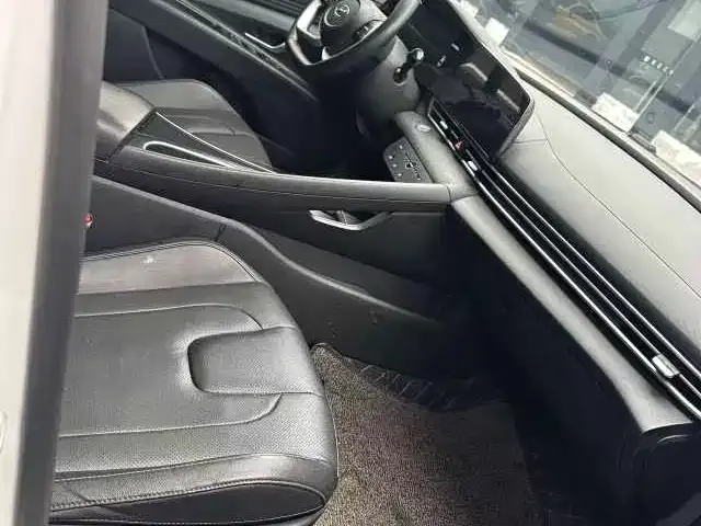 Hyundai Elantra 2023 из CN, фото 4
