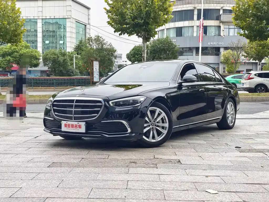 Mercedes-Benz S-Class — фото 1