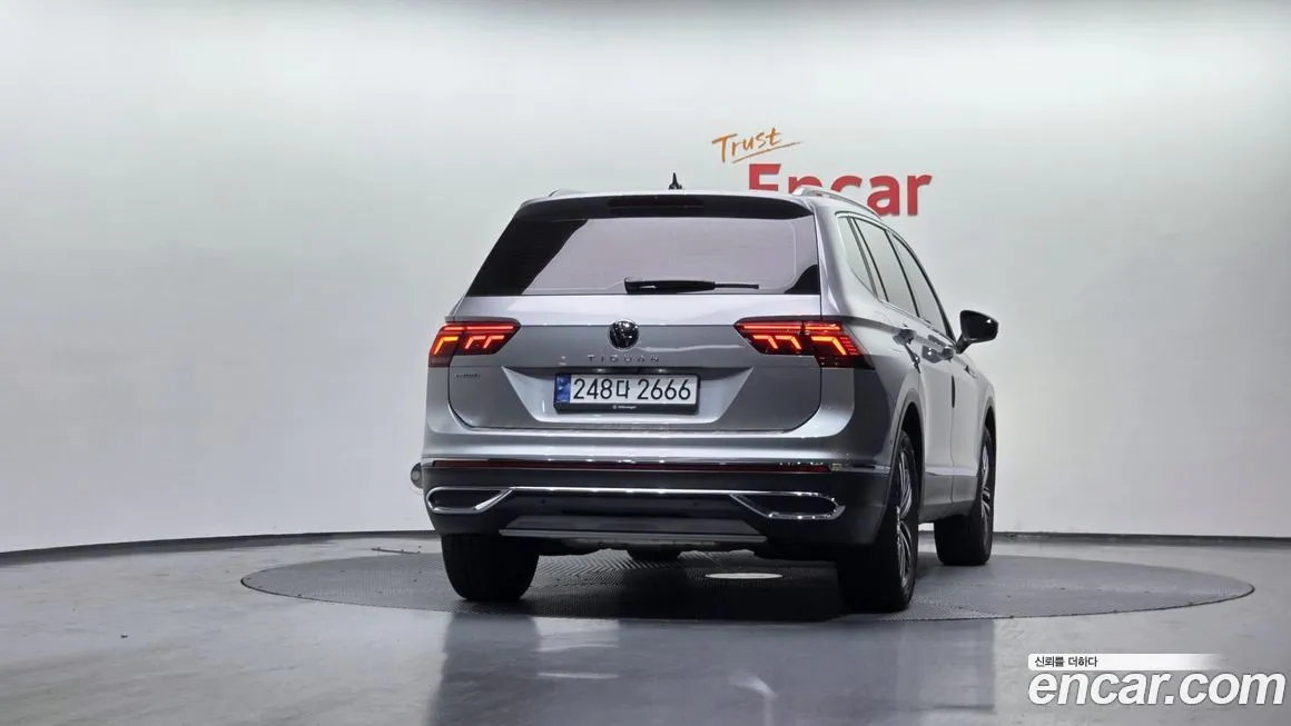 Volkswagen Tiguan — фото 4
