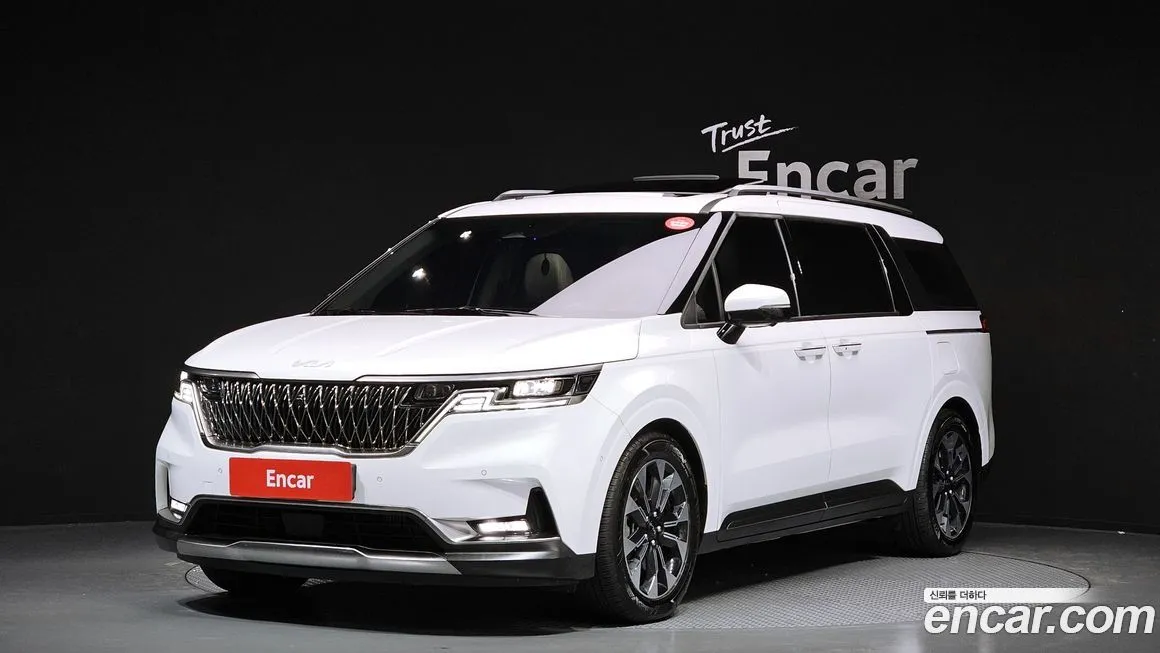 Kia Carnival — фото 1