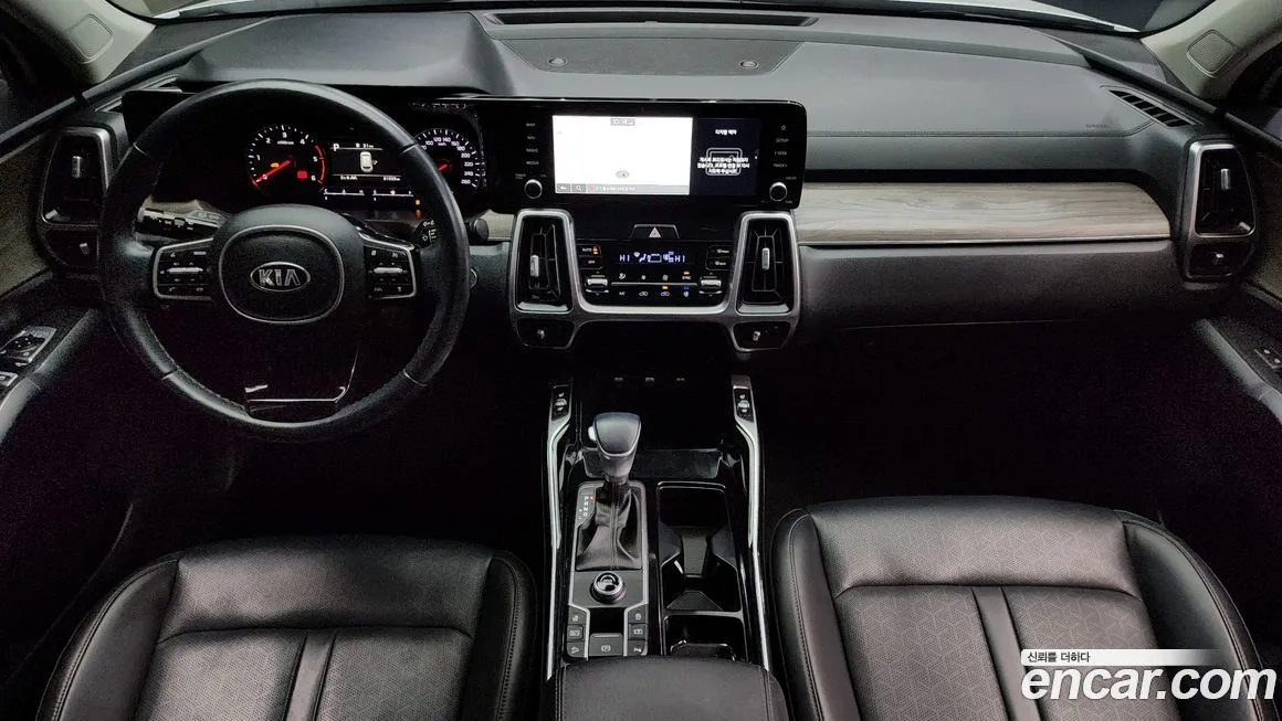 Kia Sorento — фото 7