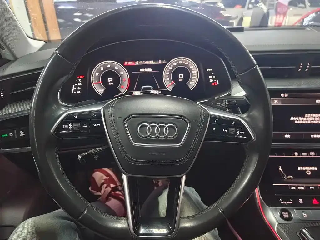 Audi A6L 2023 из CN, фото 3