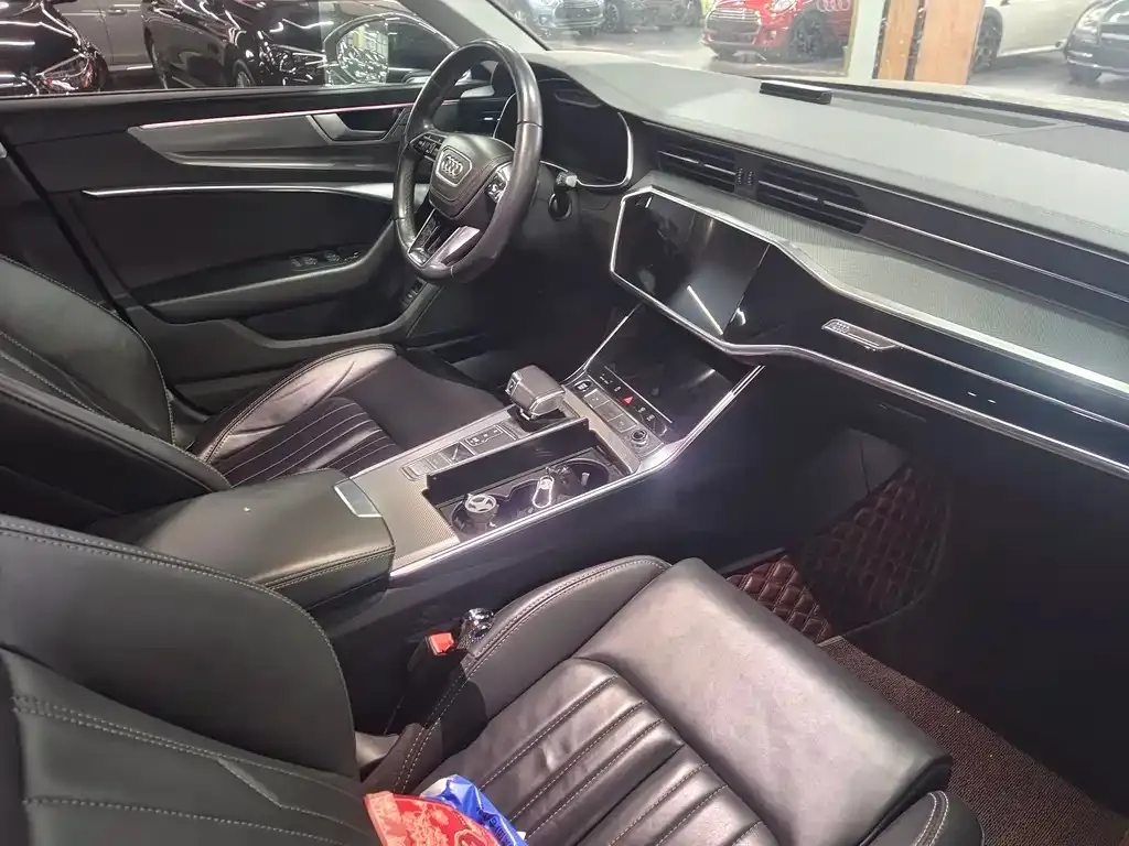 Audi A6L 2023 из CN, фото 4