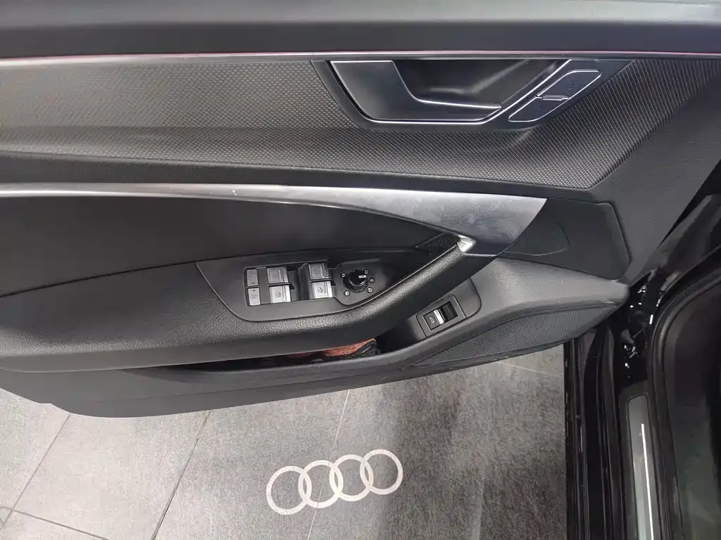 Audi A6L 2023 из CN, фото 7