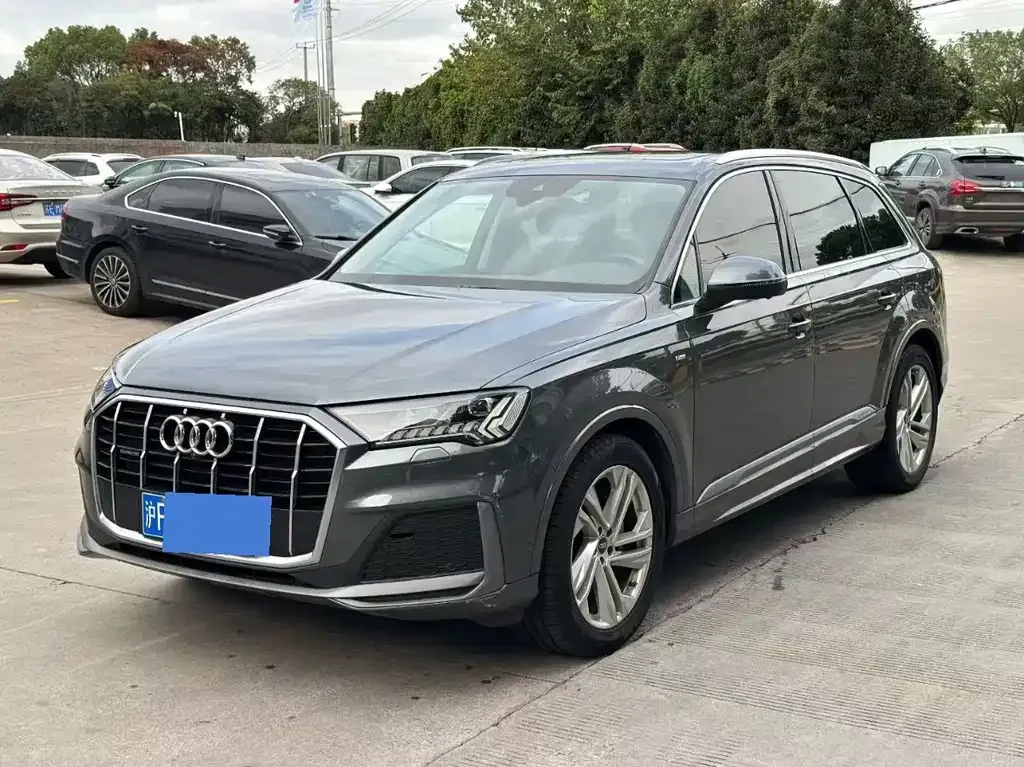 Audi Q7 2021 из CN, фото 3