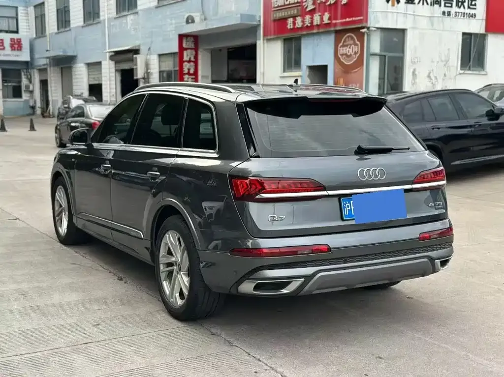 Audi Q7 2021 из CN, фото 8