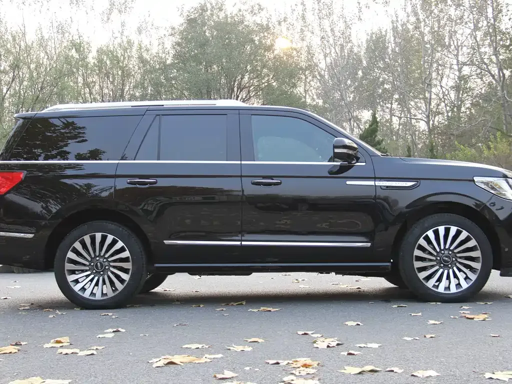Lincoln Navigator 2023 из CN, фото 4