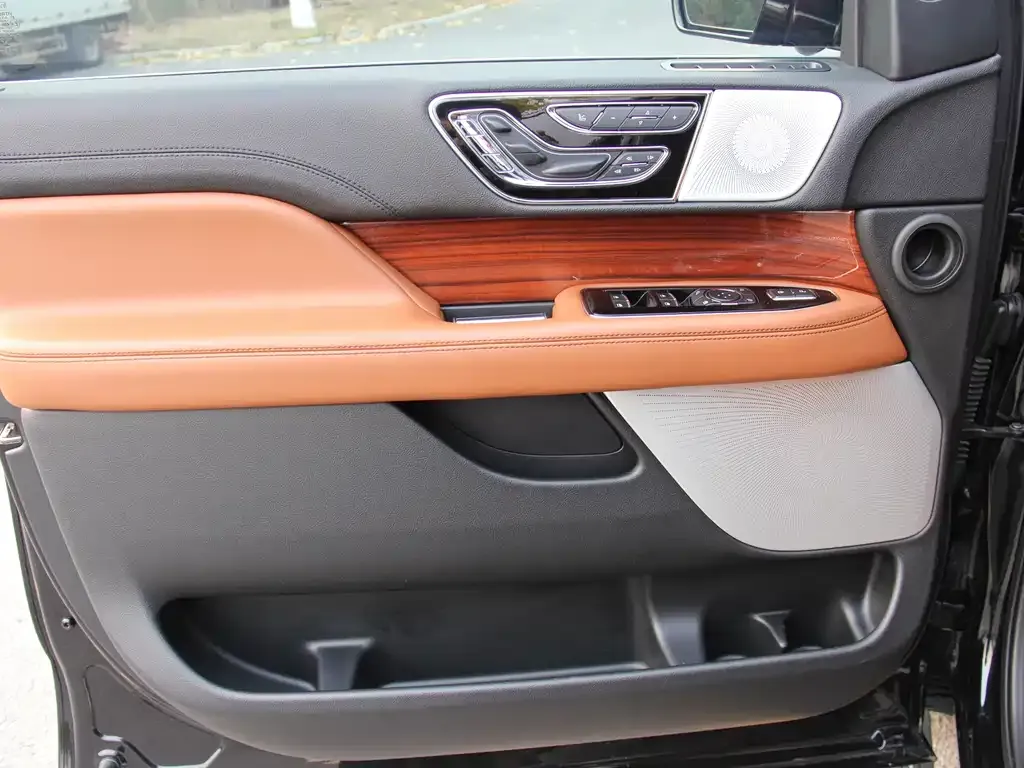 Lincoln Navigator 2023 из CN, фото 9