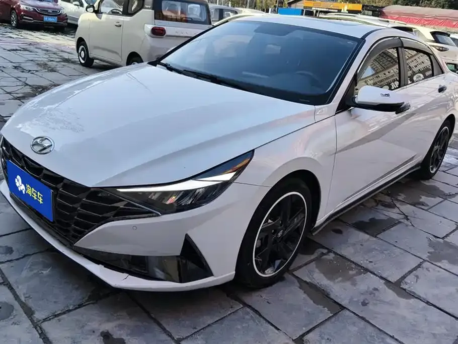 Hyundai Elantra 2023 из CN, фото 1