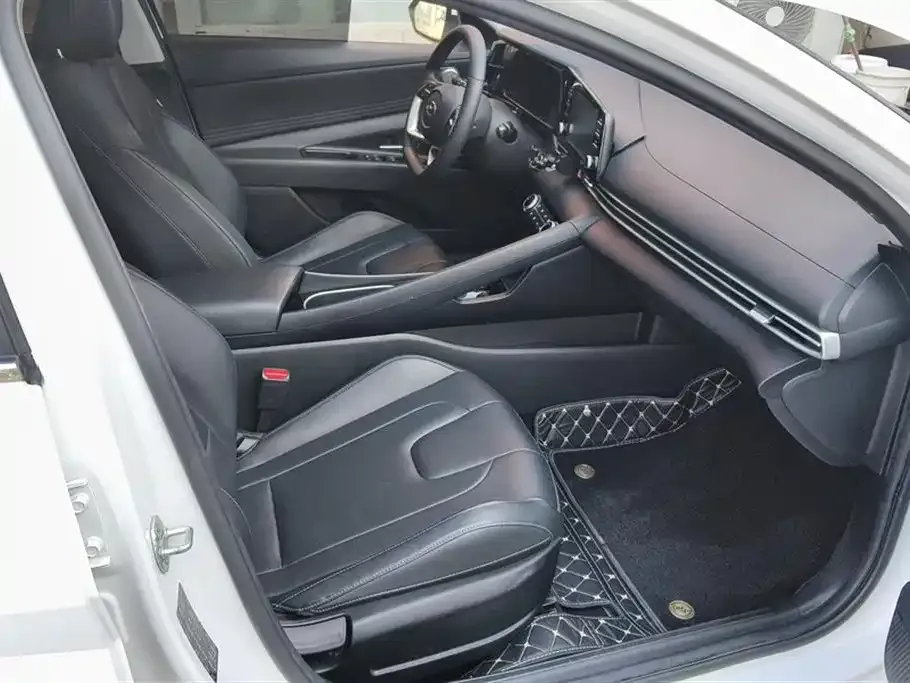Hyundai Elantra 2023 из CN, фото 8