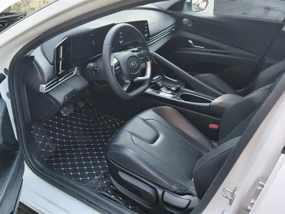 Hyundai Elantra 2023 из CN, фото 9