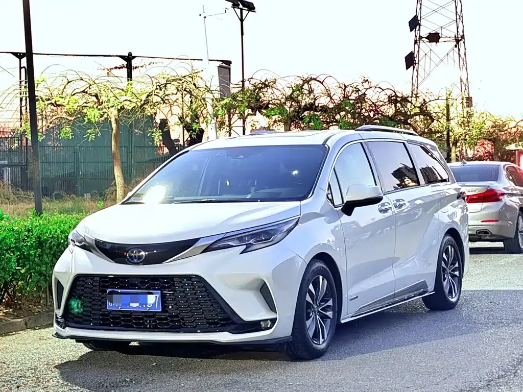 Toyota Sienna 2022 из CN, фото 1