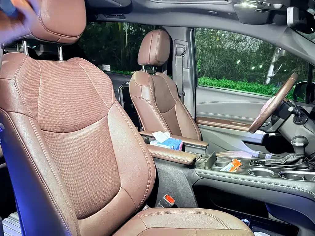 Toyota Sienna 2022 из CN, фото 10
