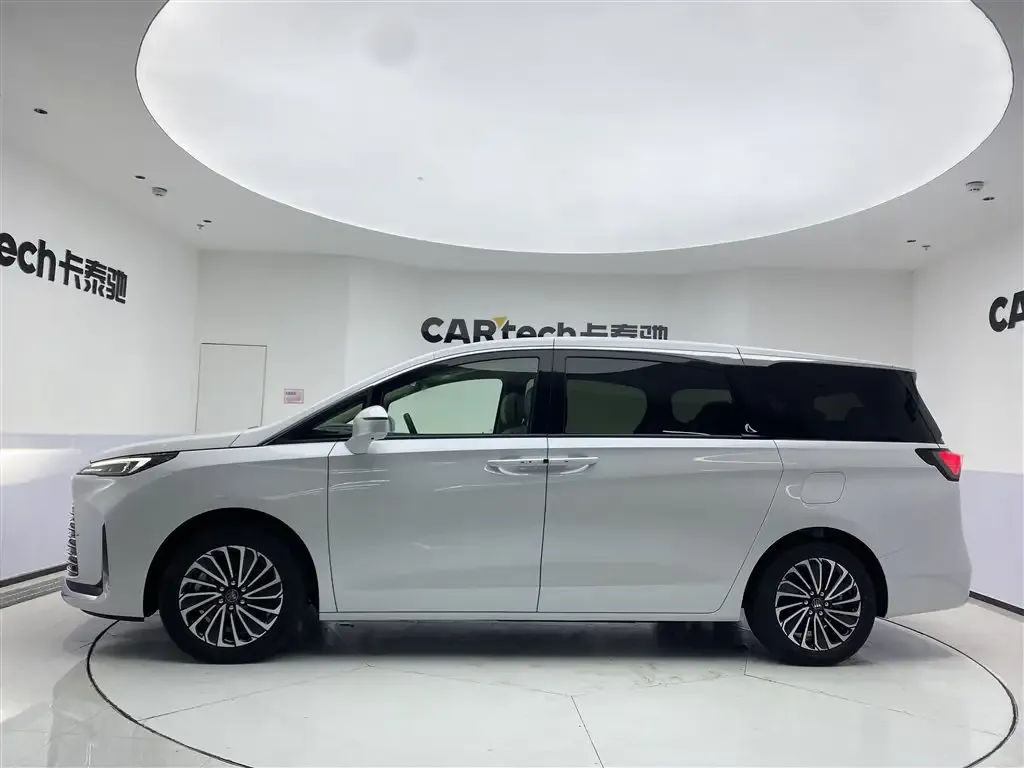 Buick GL8 Hybrid 2025 из CN, фото 4
