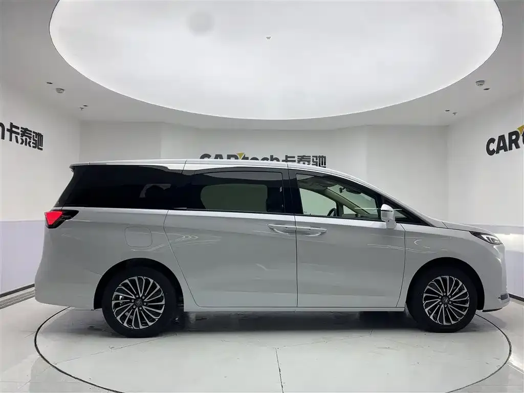Buick GL8 Hybrid 2025 из CN, фото 5