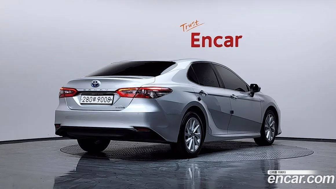 Toyota Camry 2023 из KR, фото 2