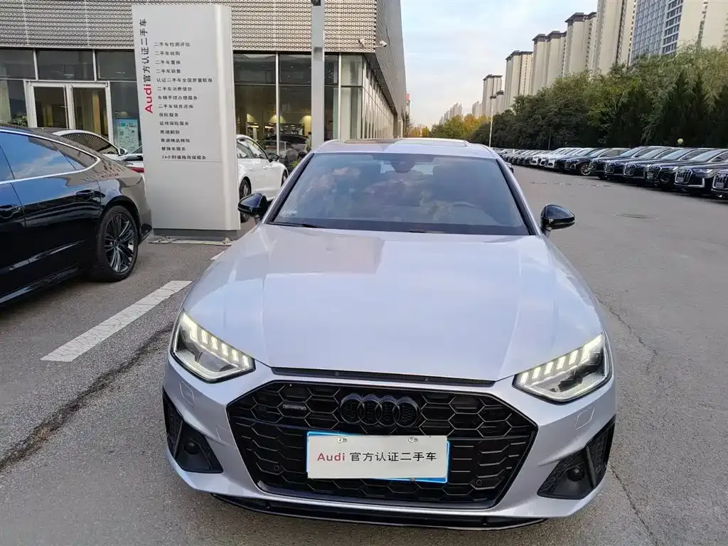 Audi A4L 2022 из CN, фото 1