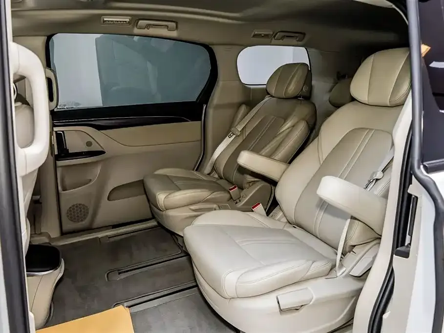 Buick GL8 2023 из CN, фото 10