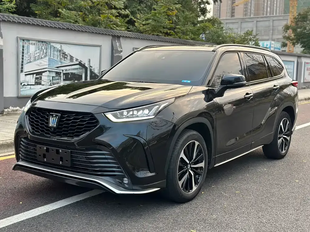 Toyota Crown Kluger 2022 из CN, фото 1