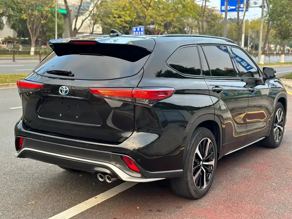 Toyota Crown Kluger 2022 из CN, фото 5