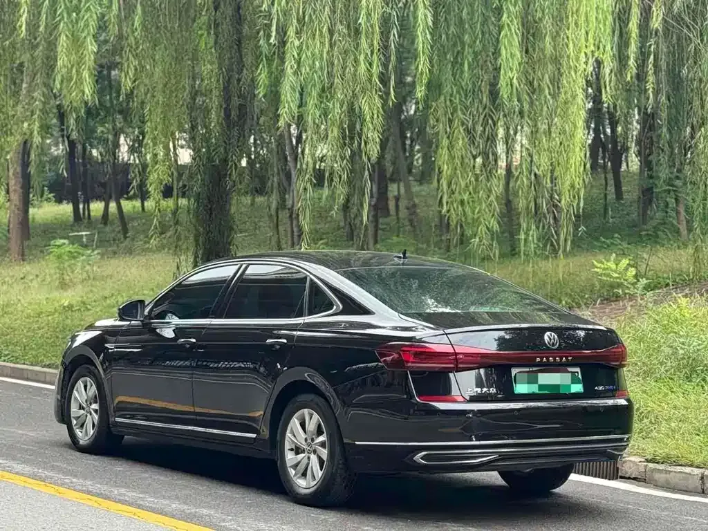 Volkswagen Passat New Energy — фото 4