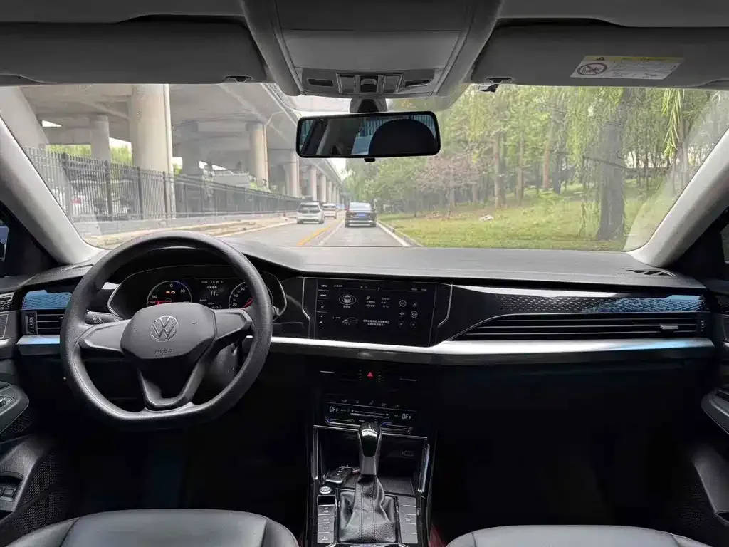 Volkswagen Passat New Energy — фото 8
