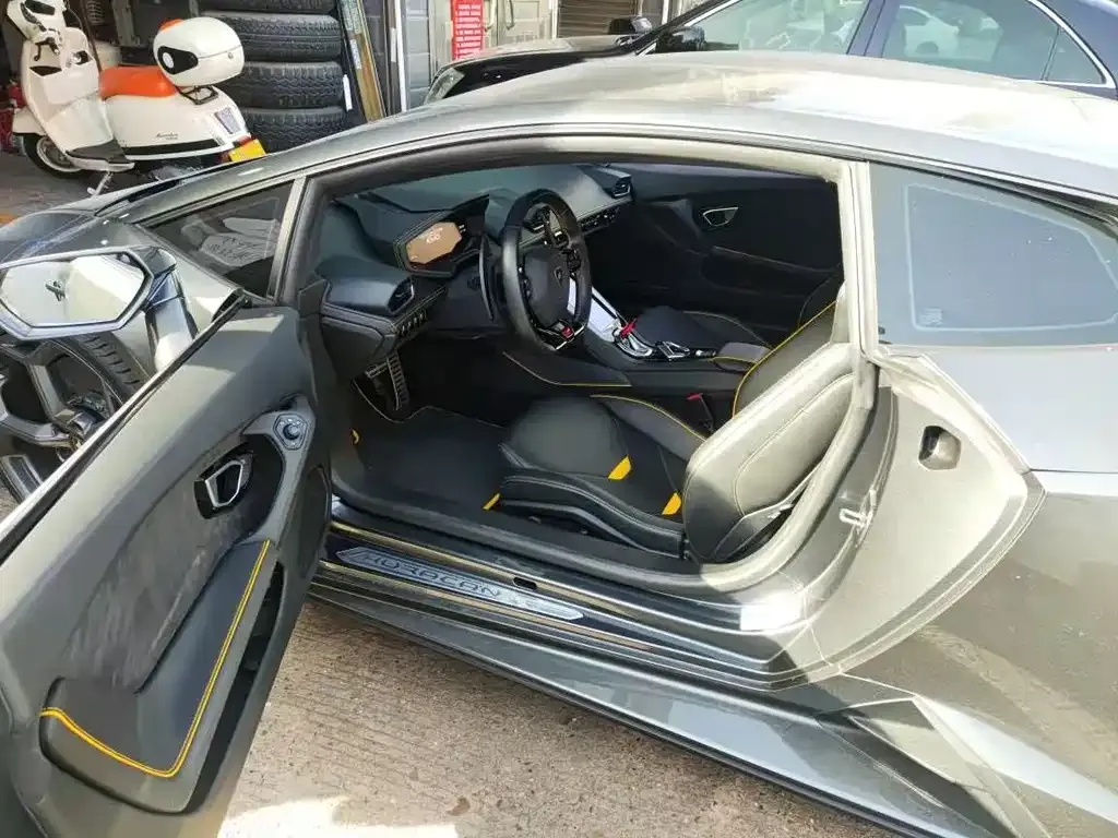 Lamborghini Huracan 2021 из CN, фото 6