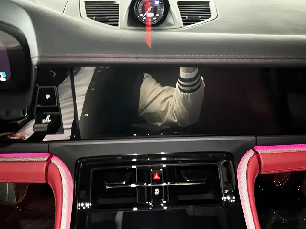 Porsche Panamera 2025 из CN, фото 10
