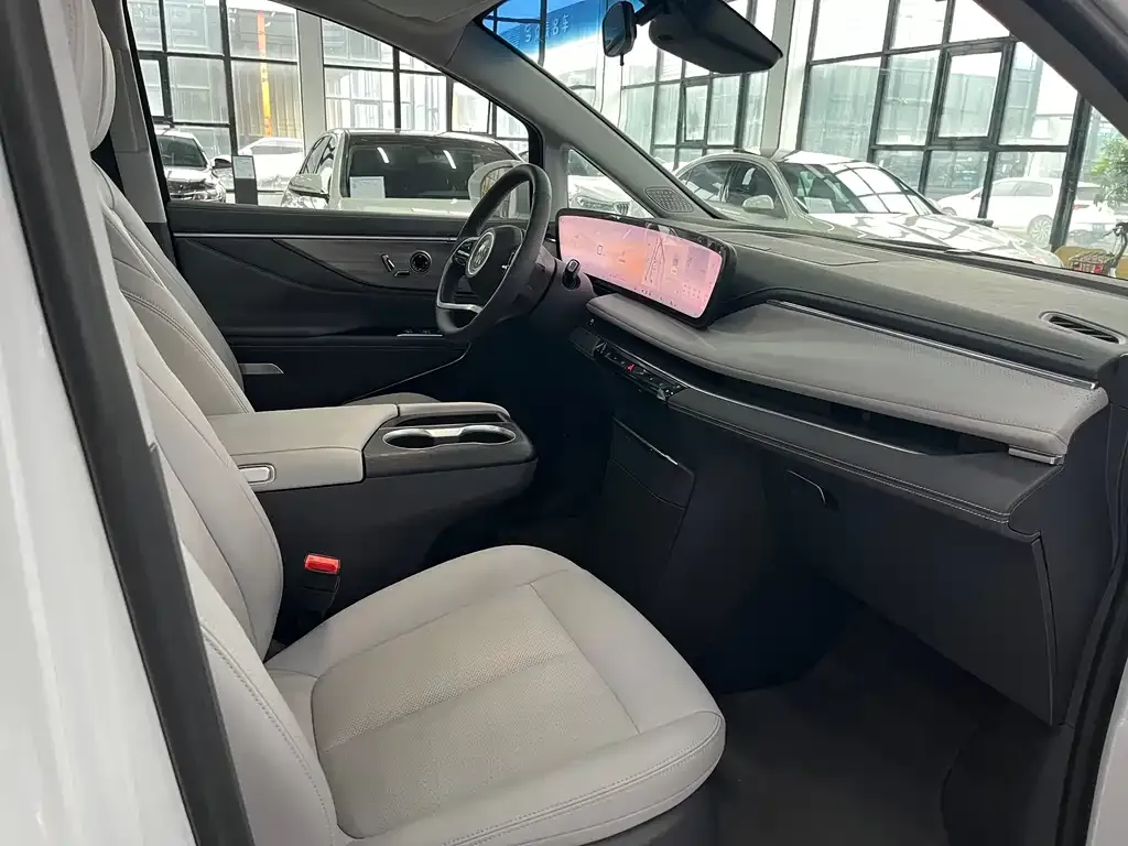 Buick GL8 2025 из CN, фото 7