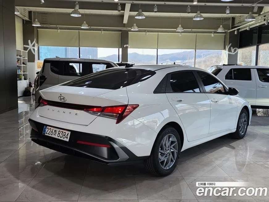 Hyundai AVANTE — фото 3