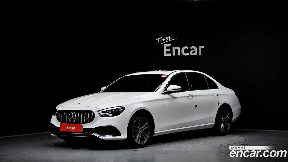 Mercedes-Benz E-Class — фото 1