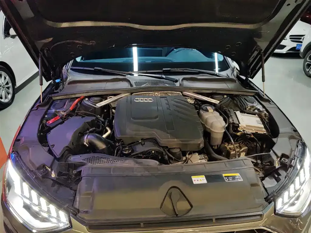 Audi A4L 2024 из CN, фото 10