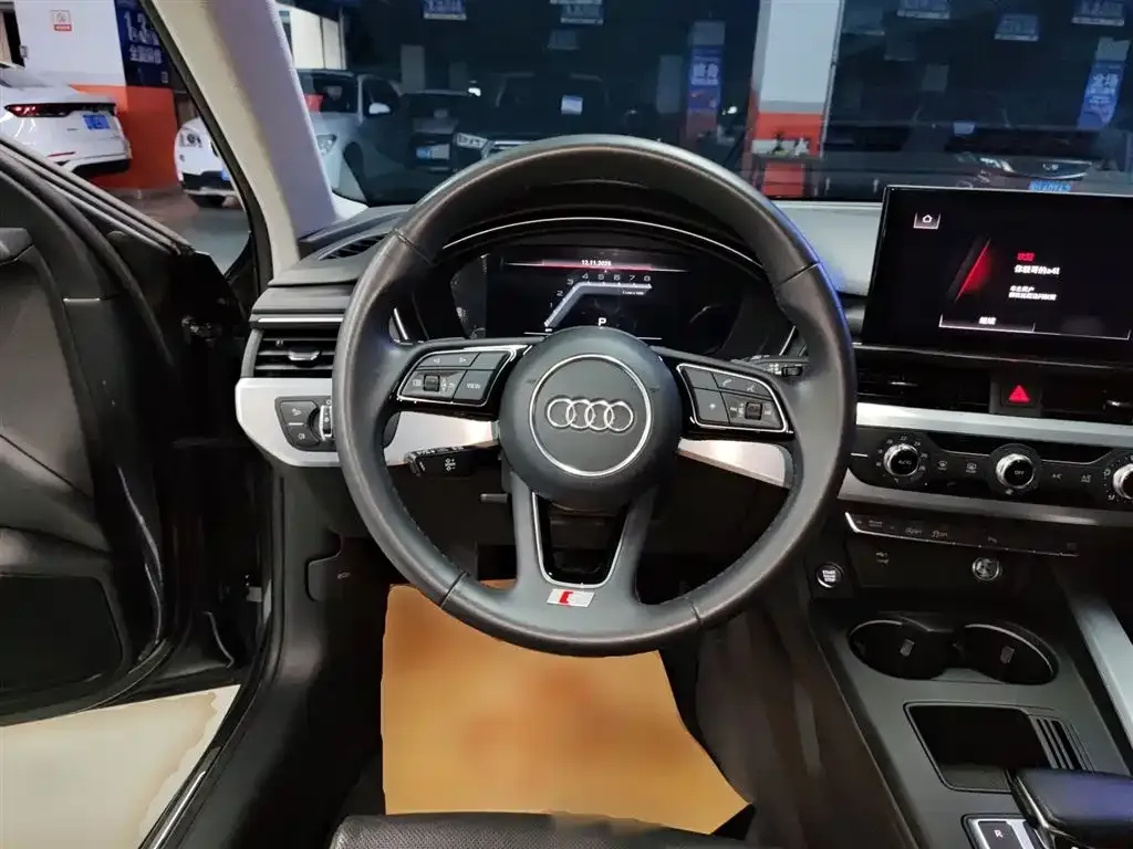 Audi A4L 2024 из CN, фото 3
