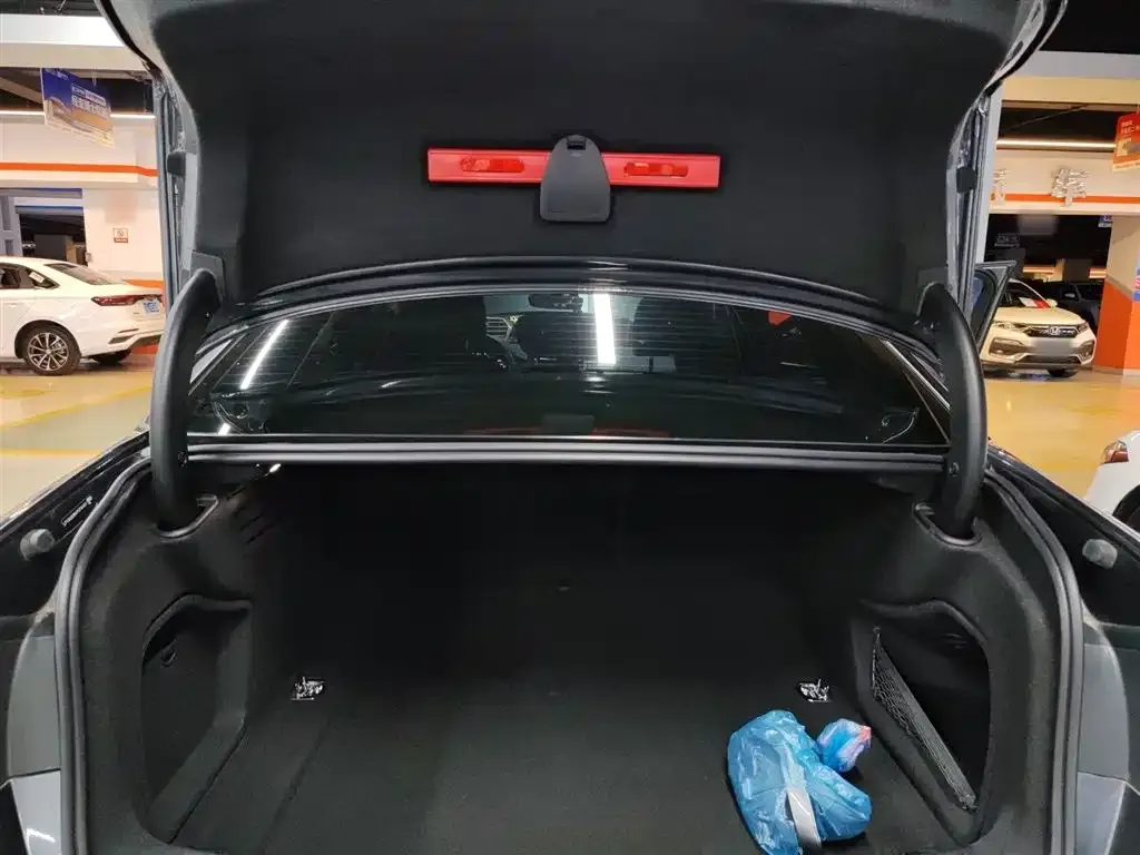 Audi A4L 2024 из CN, фото 9