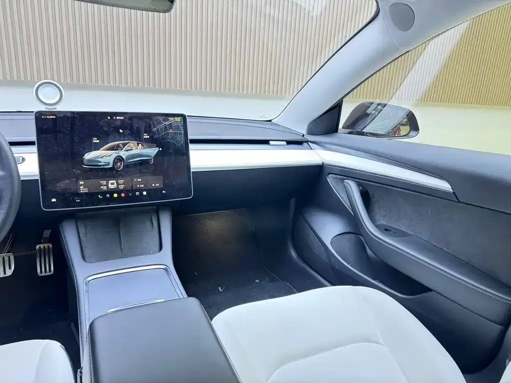 Tesla Model 3 — фото 6