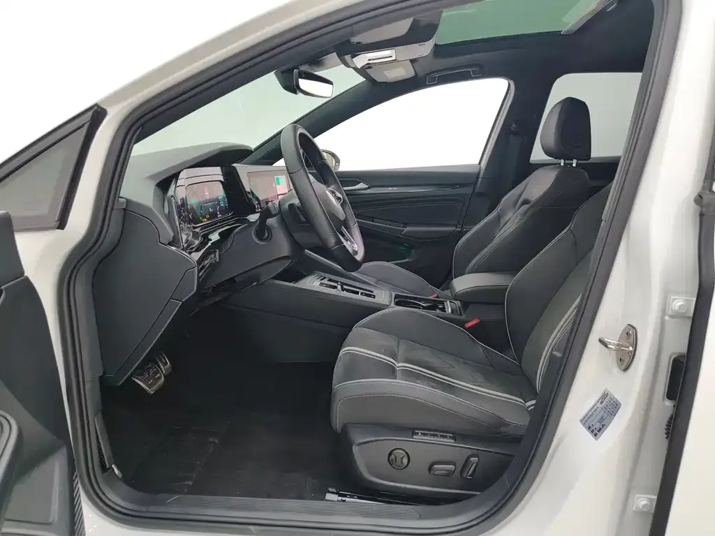 Volkswagen Golf 2022 из CN, фото 7