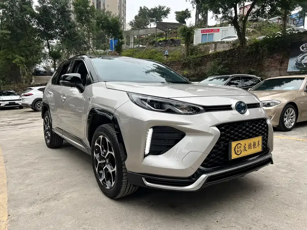 Toyota Wildlander New Energy 2022 из CN, фото 3