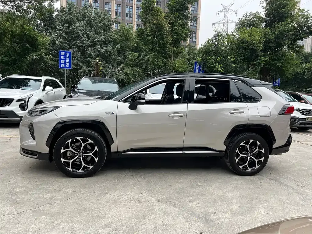 Toyota Wildlander New Energy 2022 из CN, фото 4