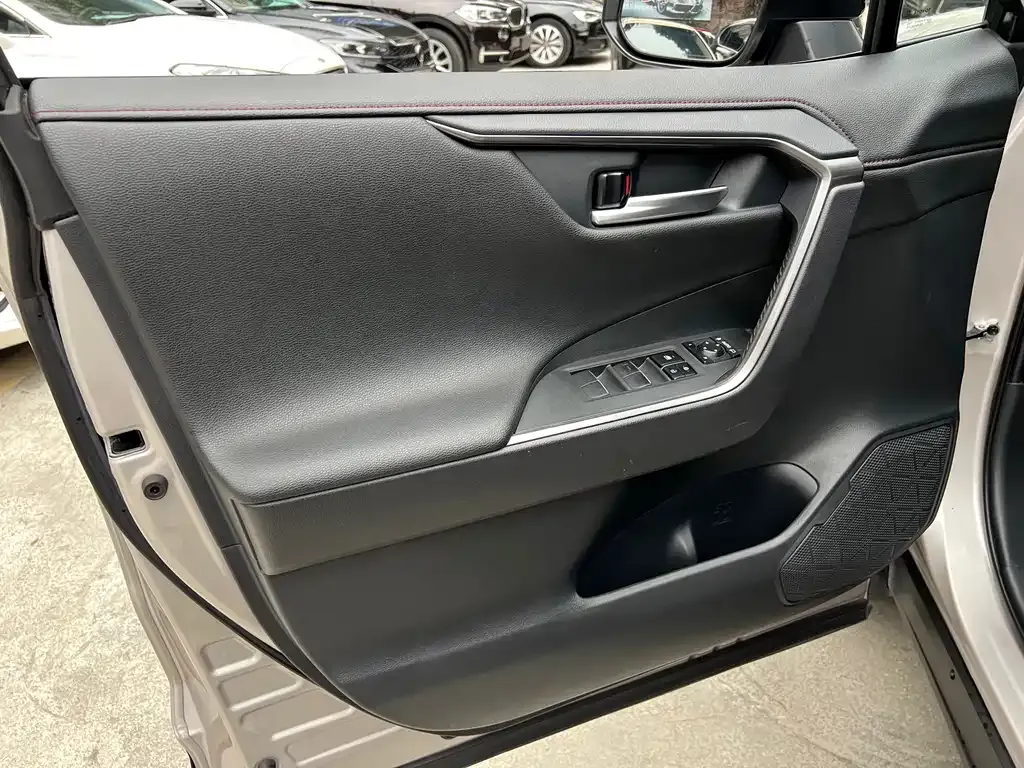 Toyota Wildlander New Energy 2022 из CN, фото 5