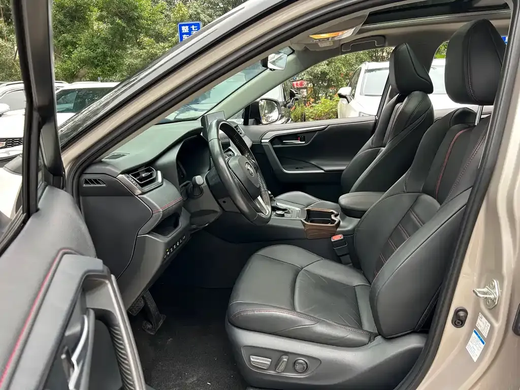 Toyota Wildlander New Energy 2022 из CN, фото 6