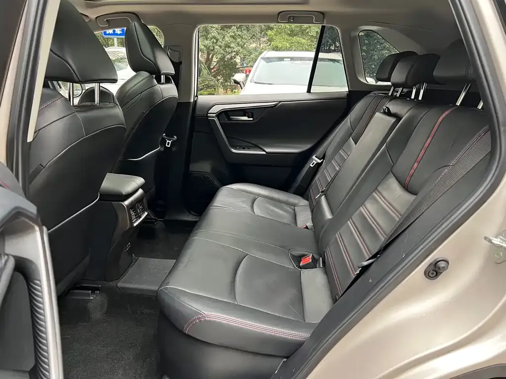 Toyota Wildlander New Energy 2022 из CN, фото 8