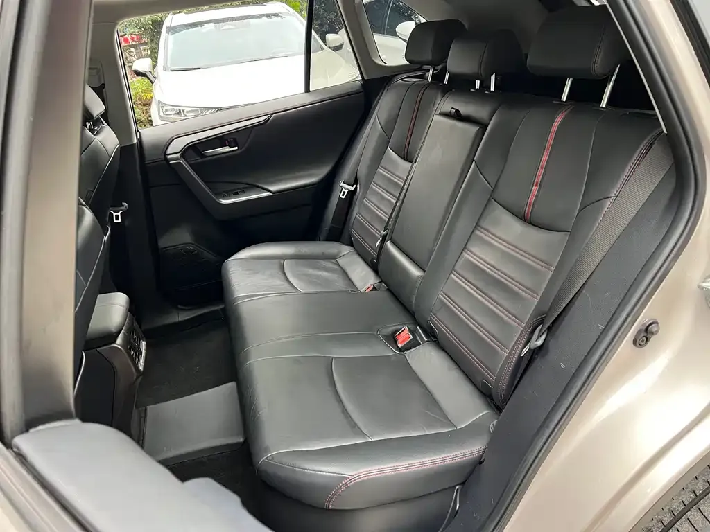 Toyota Wildlander New Energy 2022 из CN, фото 9