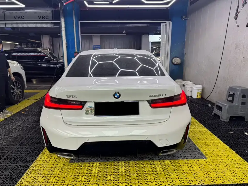 BMW 3 Series 2025 из CN, фото 9