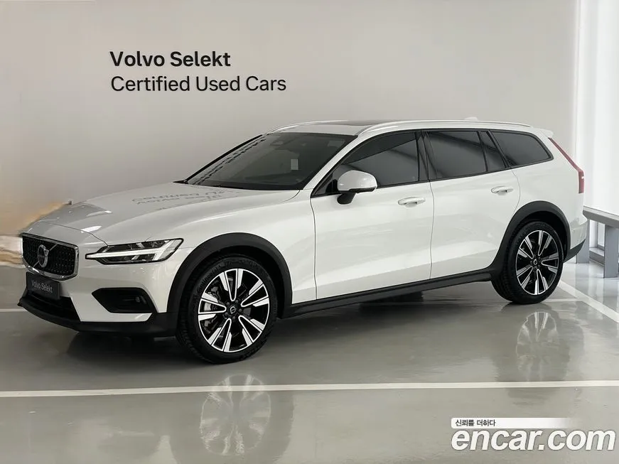 Volvo V60 — фото 1