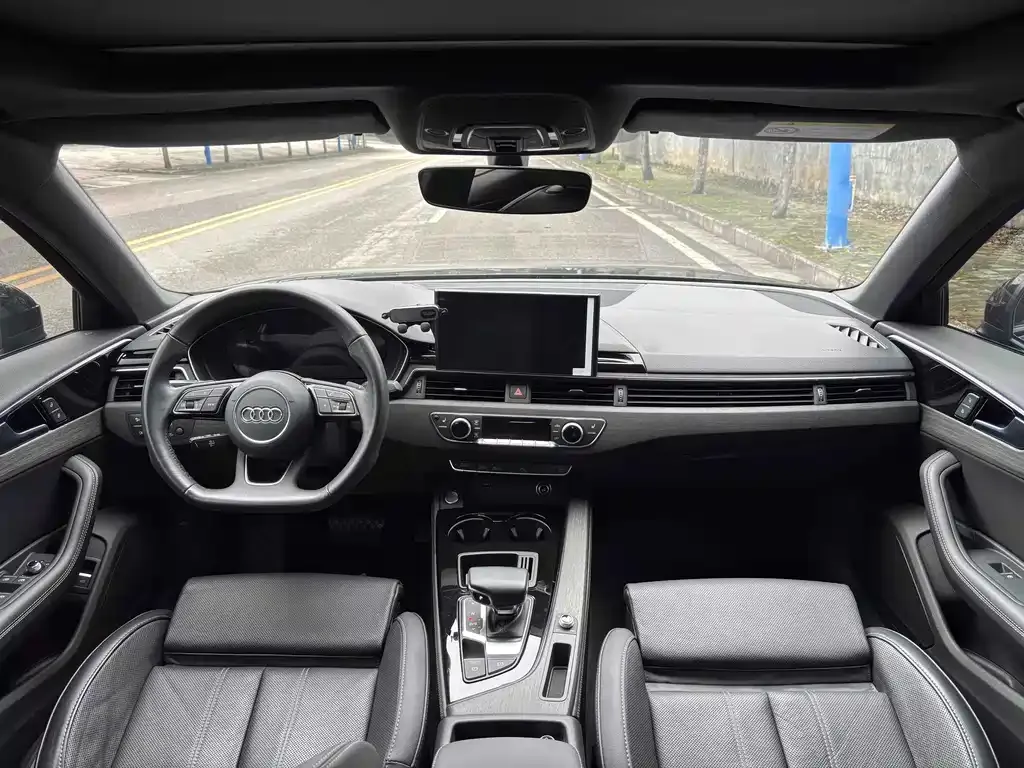 Audi A4L 2023 из CN, фото 4